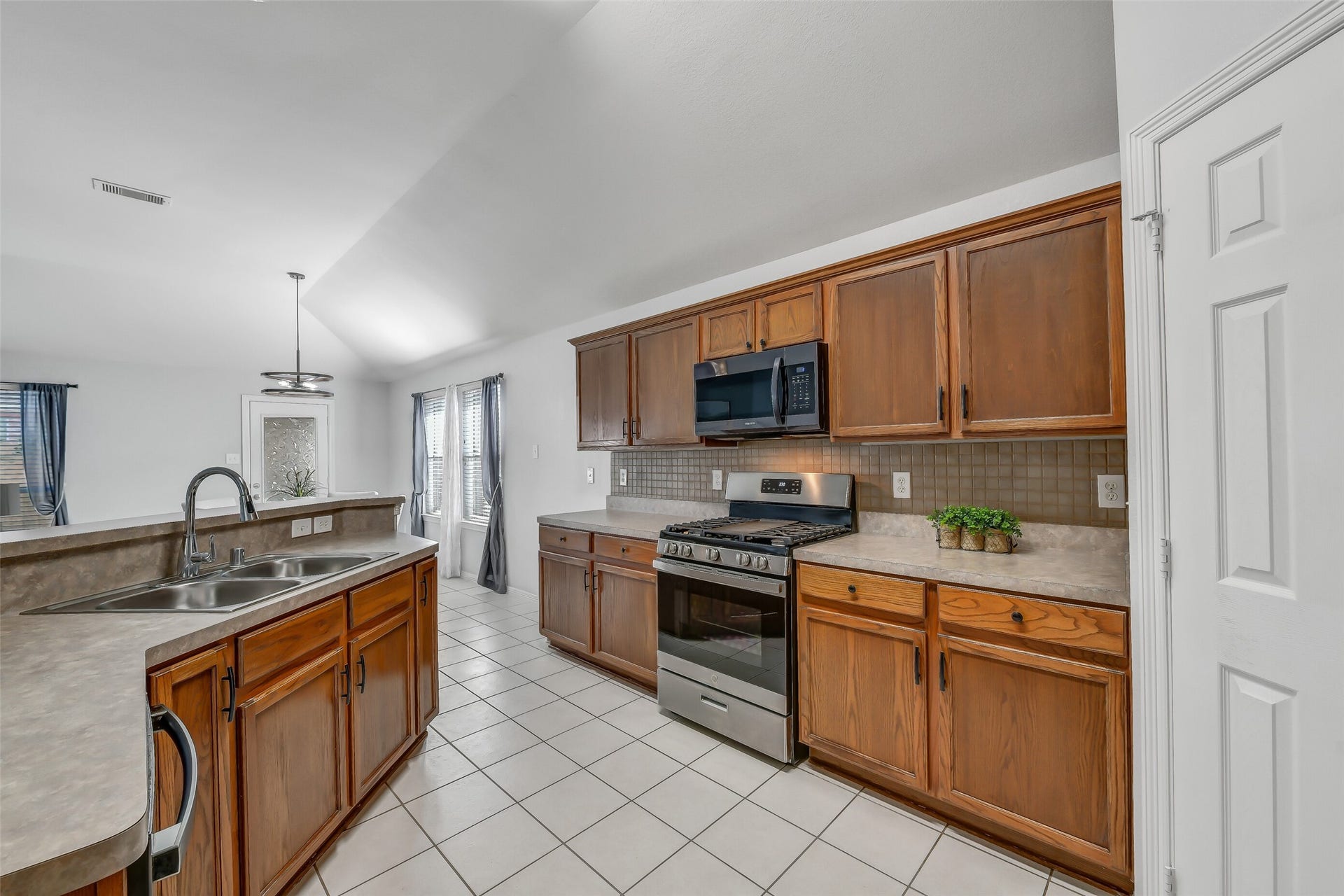 706 St Croix Street, Alvin, TX 77511 706 St Croix Street, Alvin, TX 77511