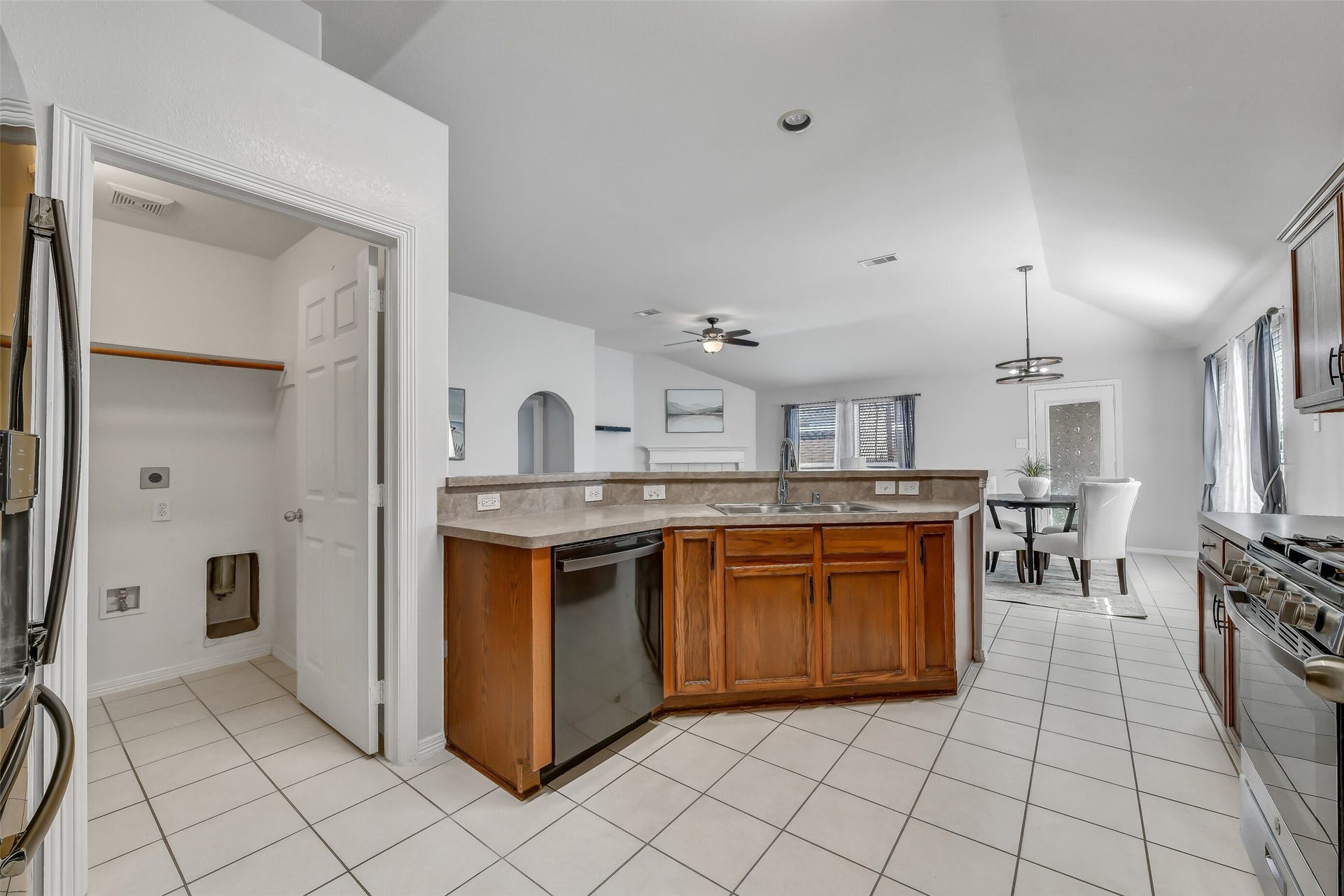 706 St Croix Street, Alvin, TX 77511 706 St Croix Street, Alvin, TX 77511