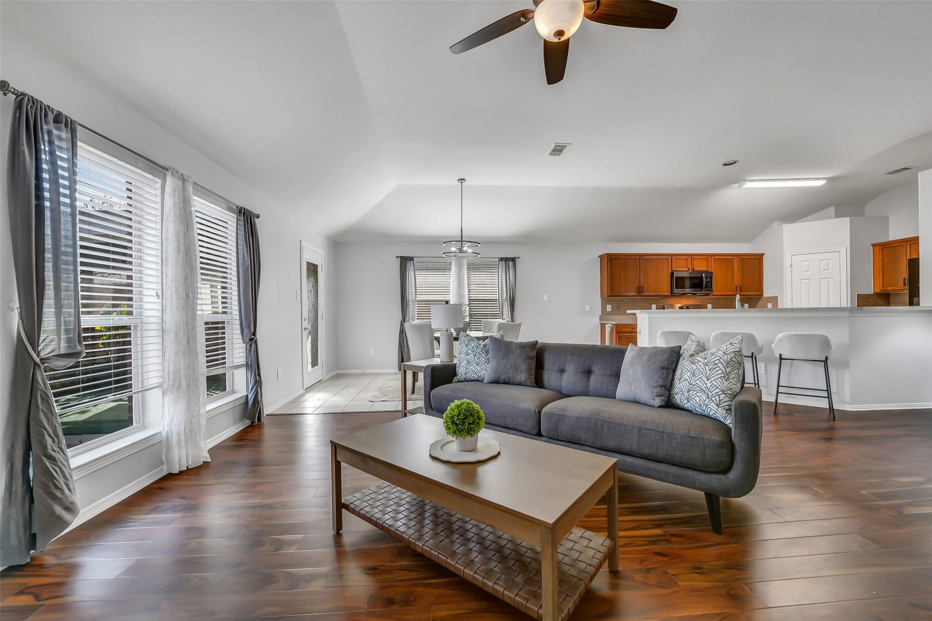 706 St Croix Street, Alvin, TX 77511 706 St Croix Street, Alvin, TX 77511