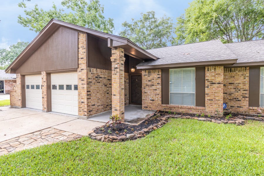 Property photo for 2623 Longleaf Pines Drive, Houston, TX