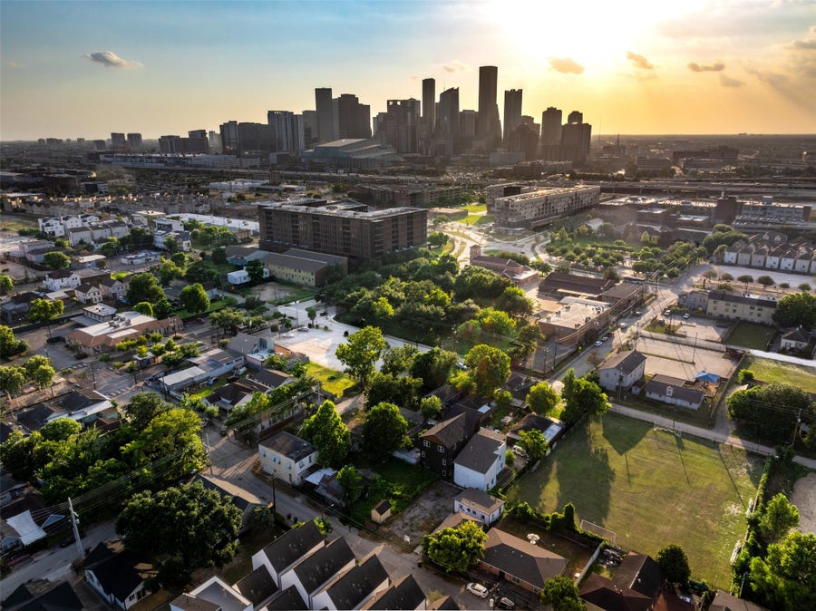 Property photo for 411 N Live Oak Street, Houston, TX