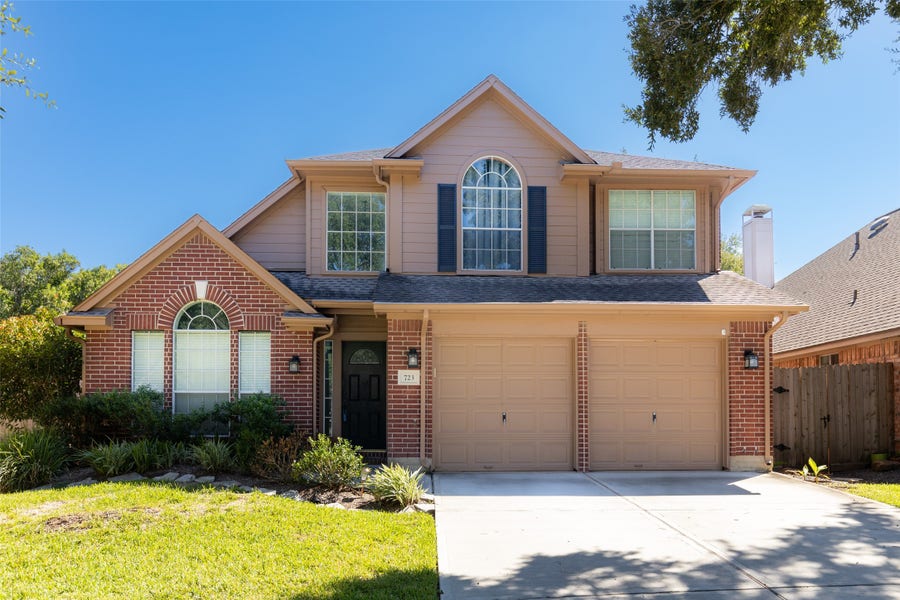 Property photo for 723 Avery Drive, Sugar Land, TX