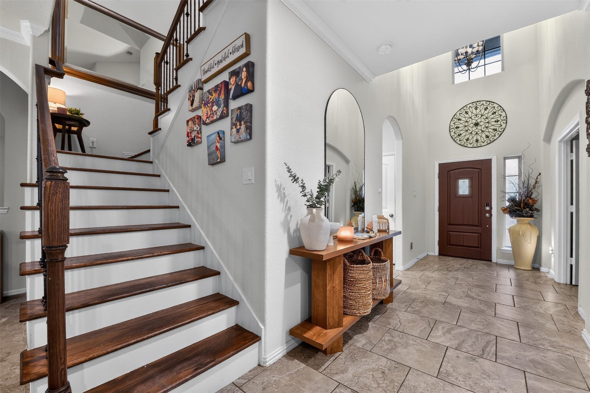 Entryway showcasing the staircase