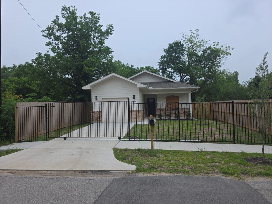 Property photo for 3202 McIlhenny Street, Houston, TX