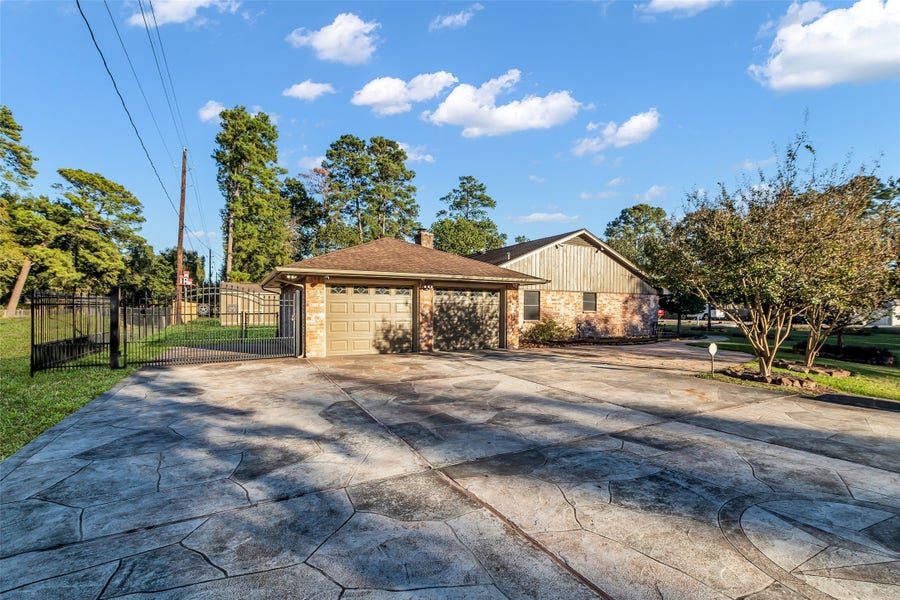 Property photo for 603 Saint Andrews Road, Kingwood, TX
