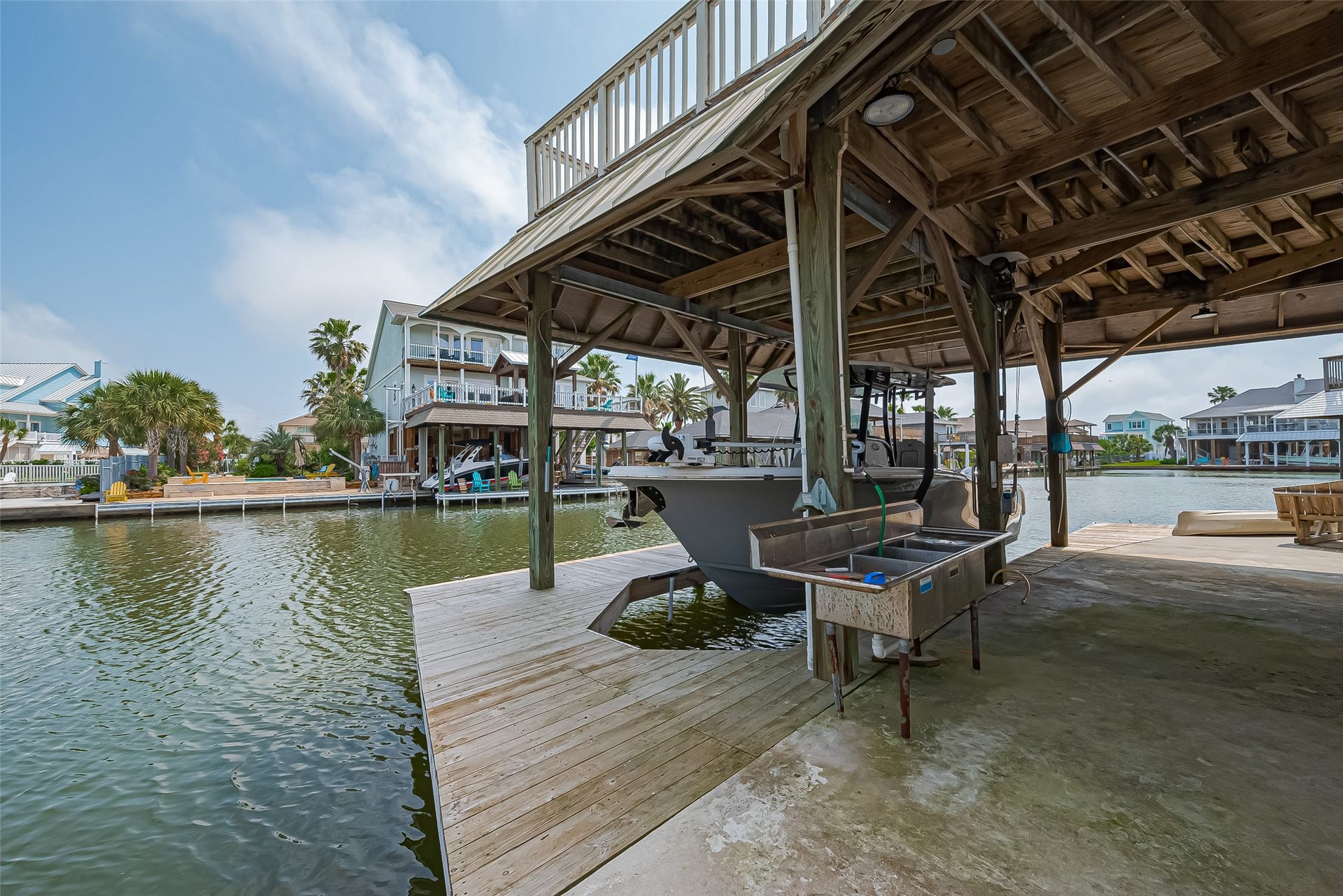 210 Sampan Drive, Tiki Island, TX 77554 210 Sampan Drive, Tiki Island, TX 77554