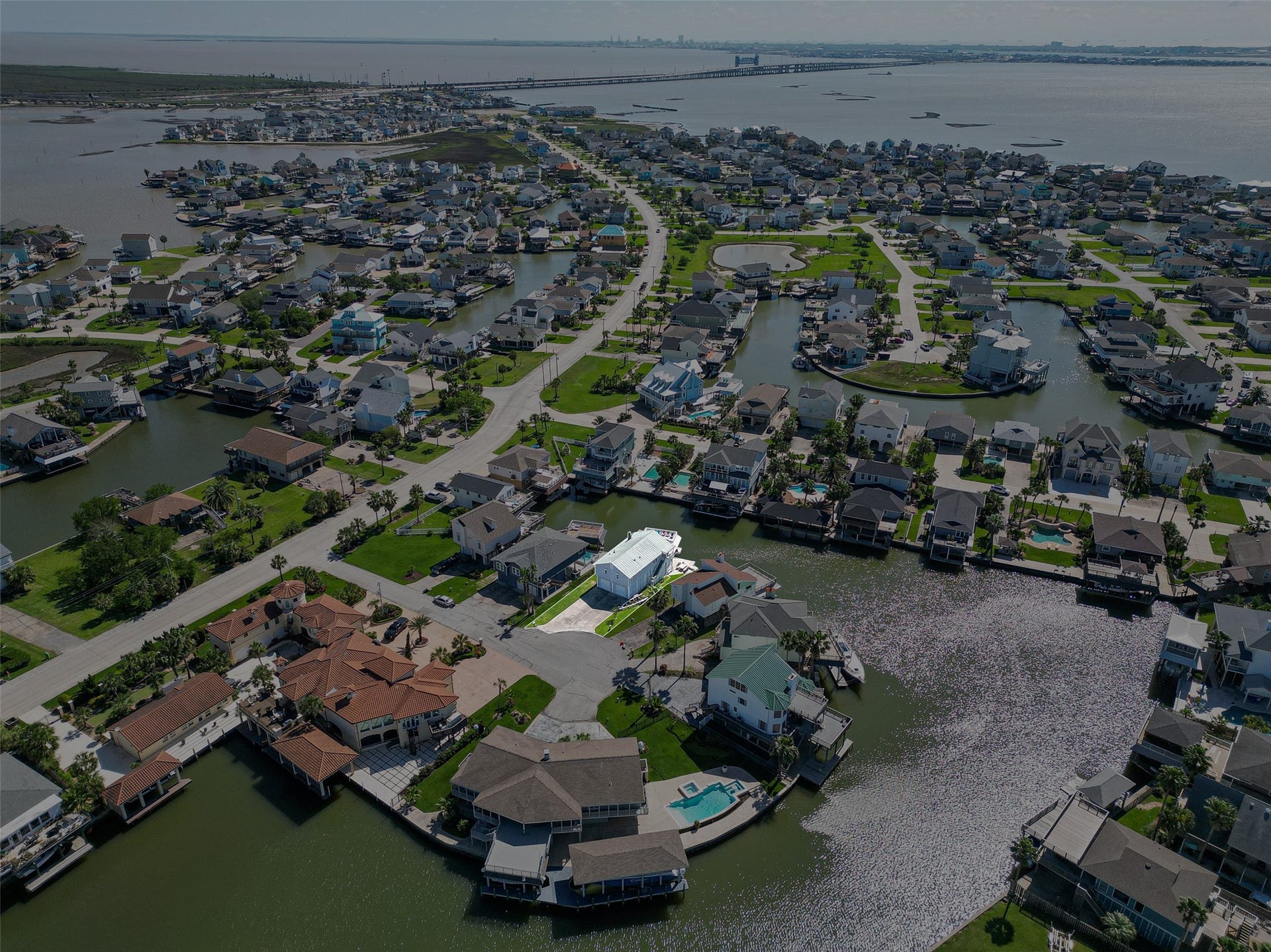 210 Sampan Drive, Tiki Island, TX 77554 210 Sampan Drive, Tiki Island, TX 77554
