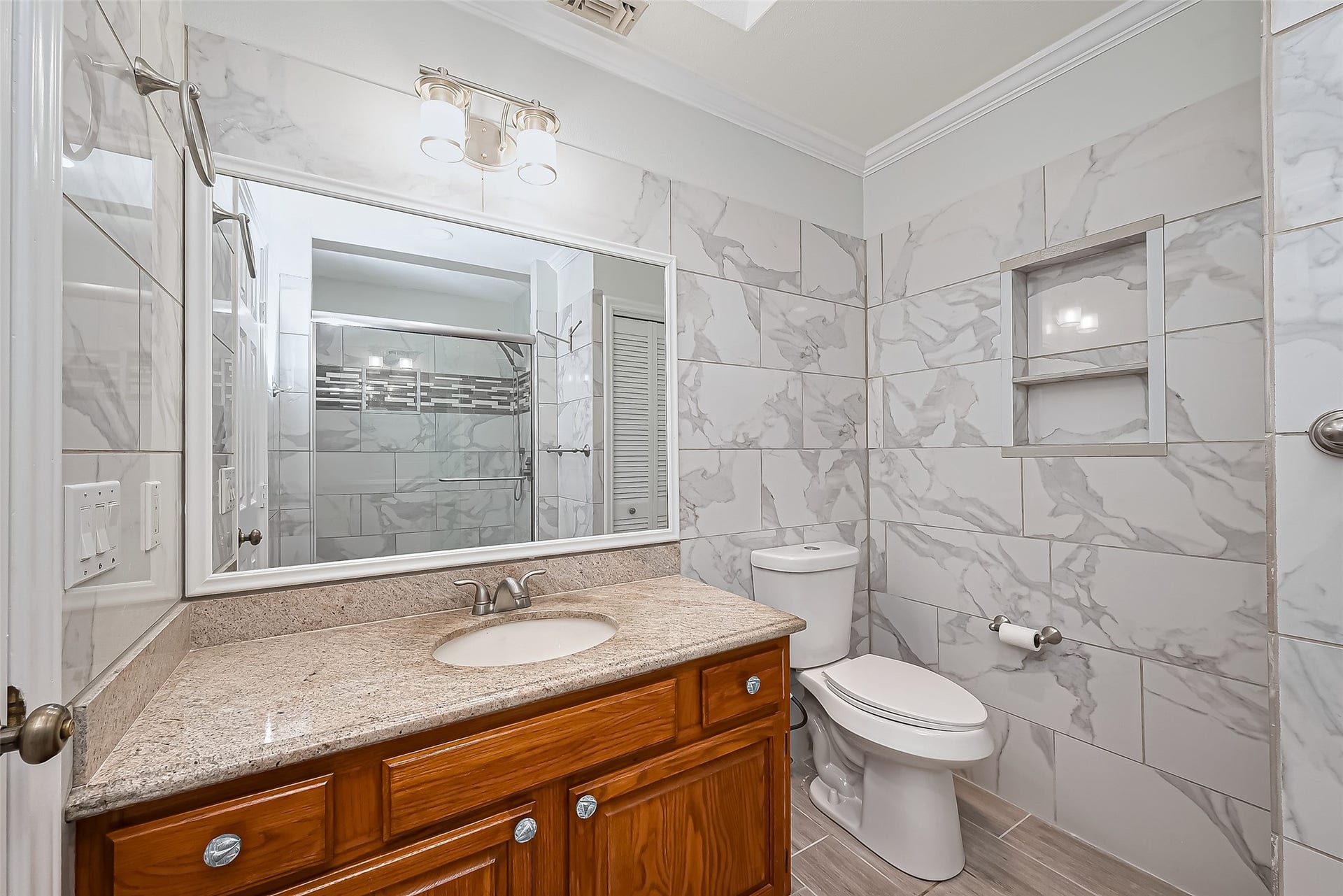 210 Sampan Drive, Tiki Island, TX 77554 210 Sampan Drive, Tiki Island, TX 77554