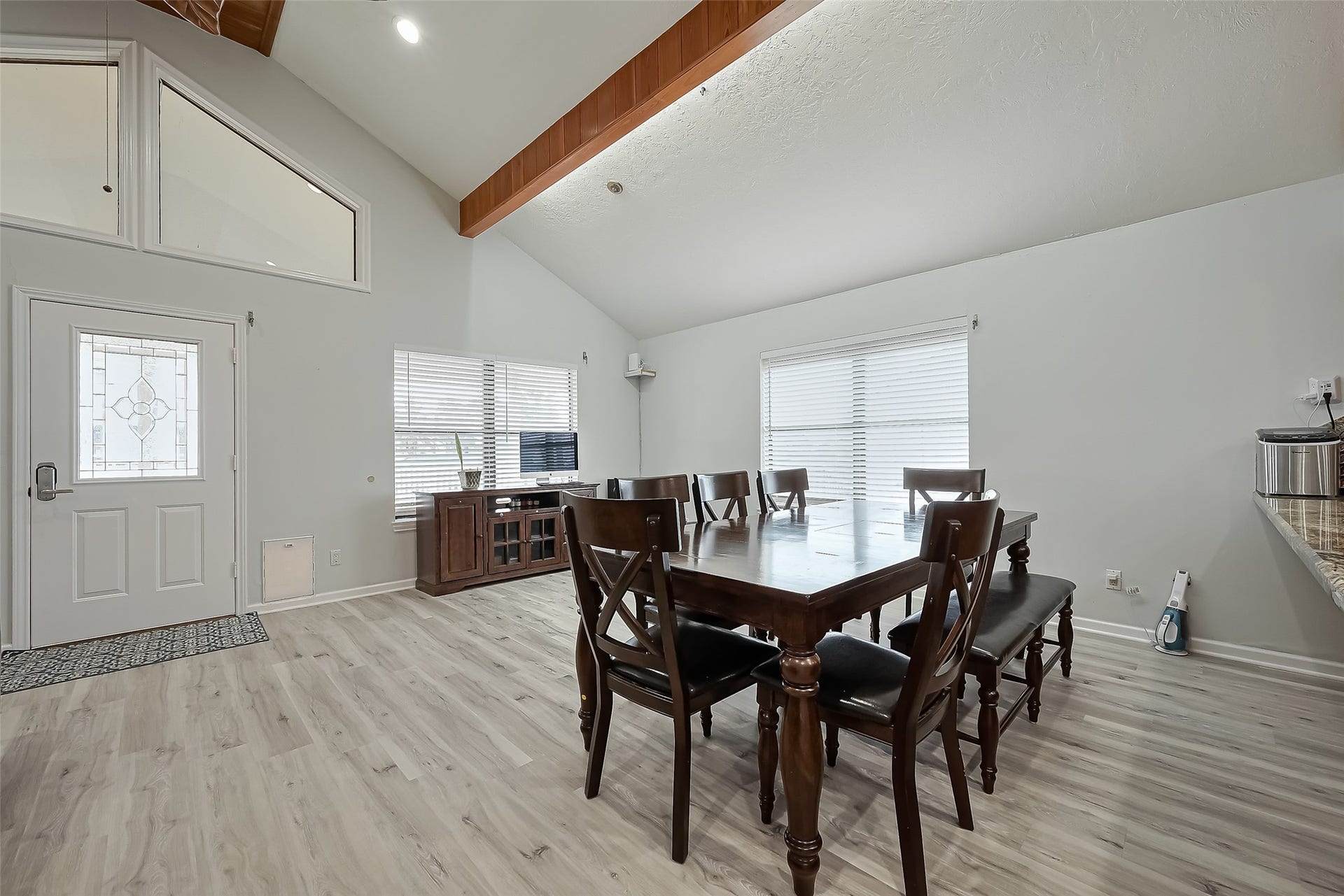 210 Sampan Drive, Tiki Island, TX 77554 210 Sampan Drive, Tiki Island, TX 77554
