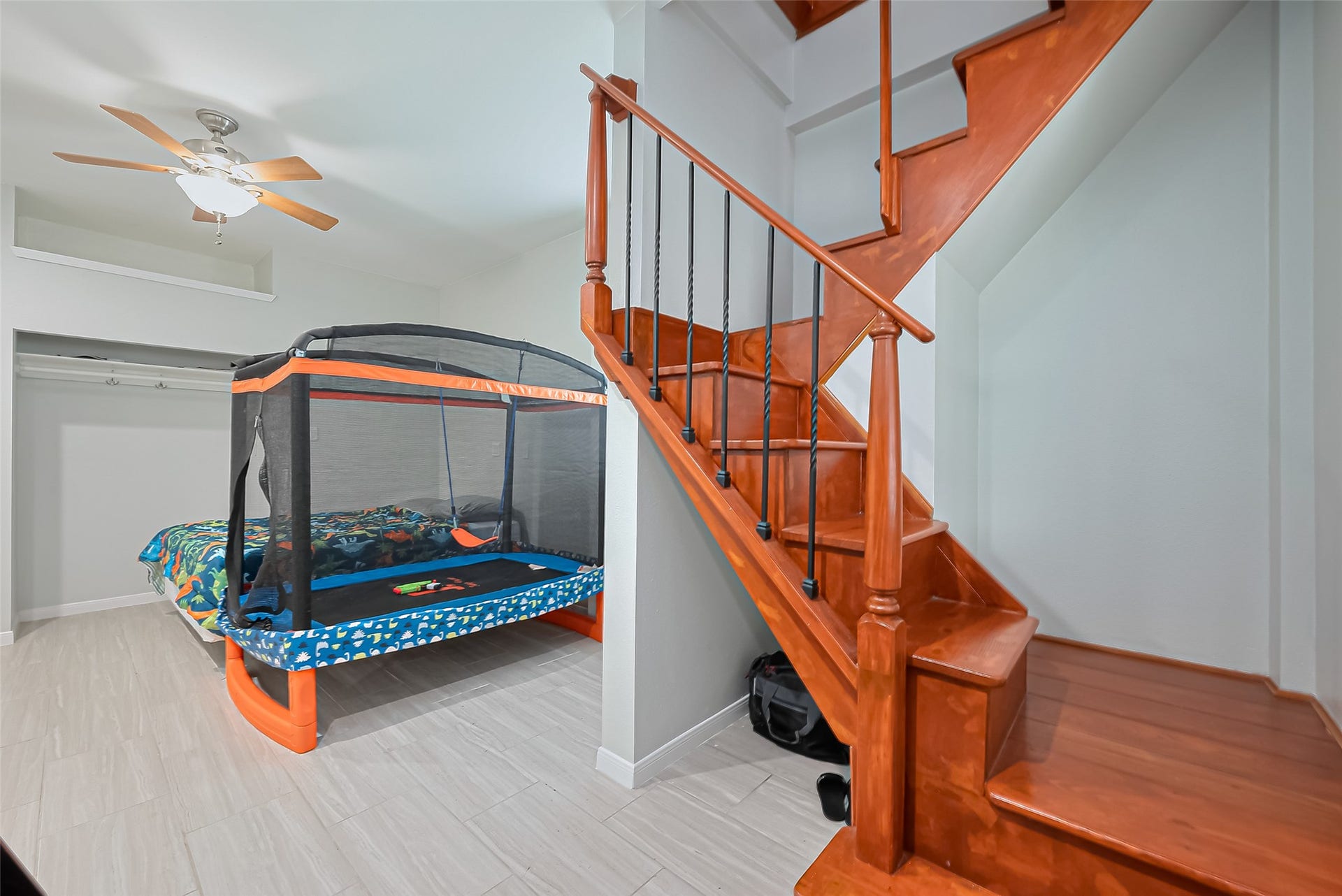 210 Sampan Drive, Tiki Island, TX 77554 210 Sampan Drive, Tiki Island, TX 77554