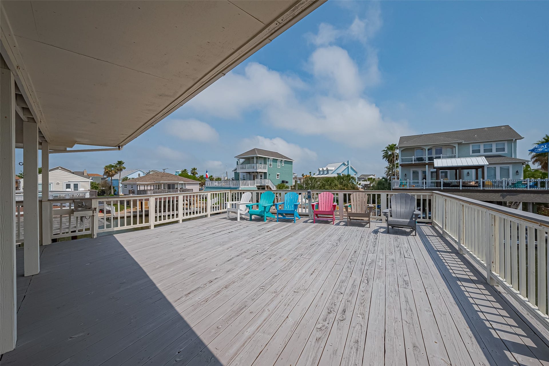 210 Sampan Drive, Tiki Island, TX 77554 210 Sampan Drive, Tiki Island, TX 77554