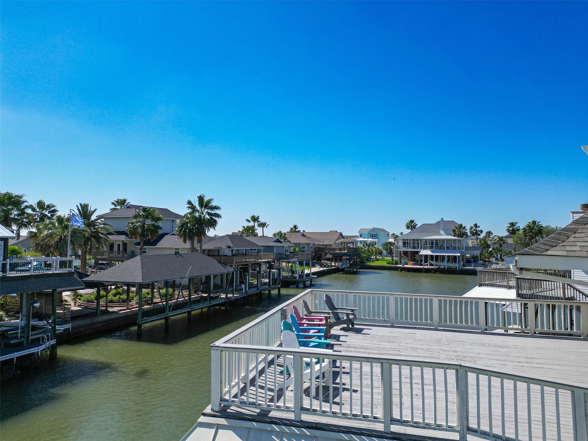 210 Sampan Drive, Tiki Island, TX 77554 210 Sampan Drive, Tiki Island, TX 77554
