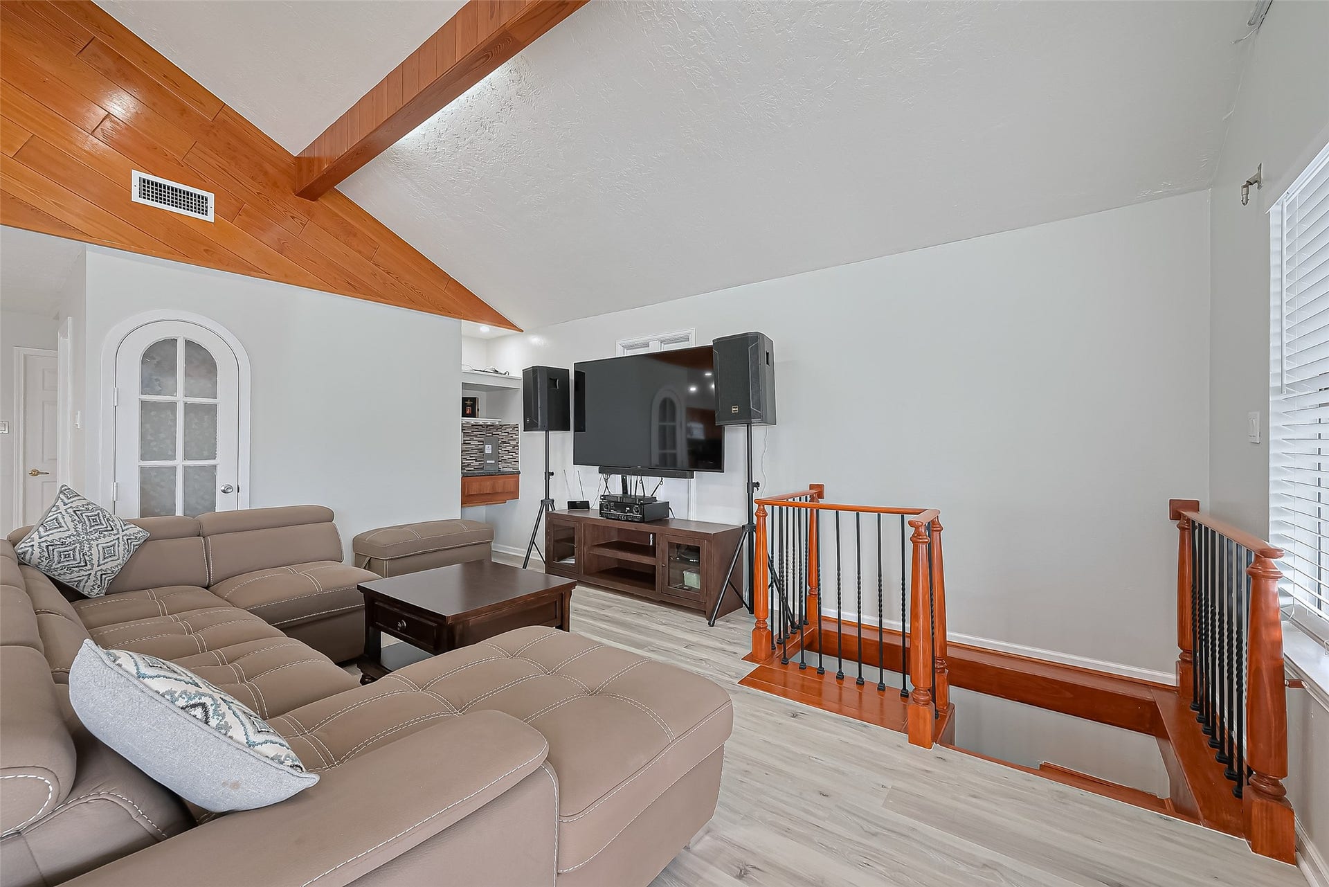 210 Sampan Drive, Tiki Island, TX 77554 210 Sampan Drive, Tiki Island, TX 77554