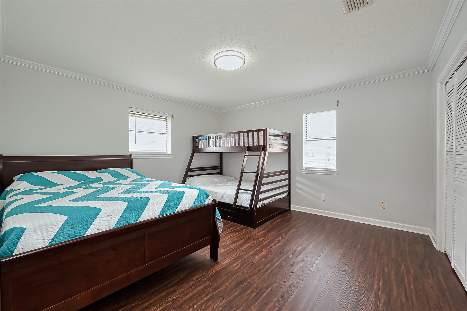 210 Sampan Drive, Tiki Island, TX 77554 210 Sampan Drive, Tiki Island, TX 77554