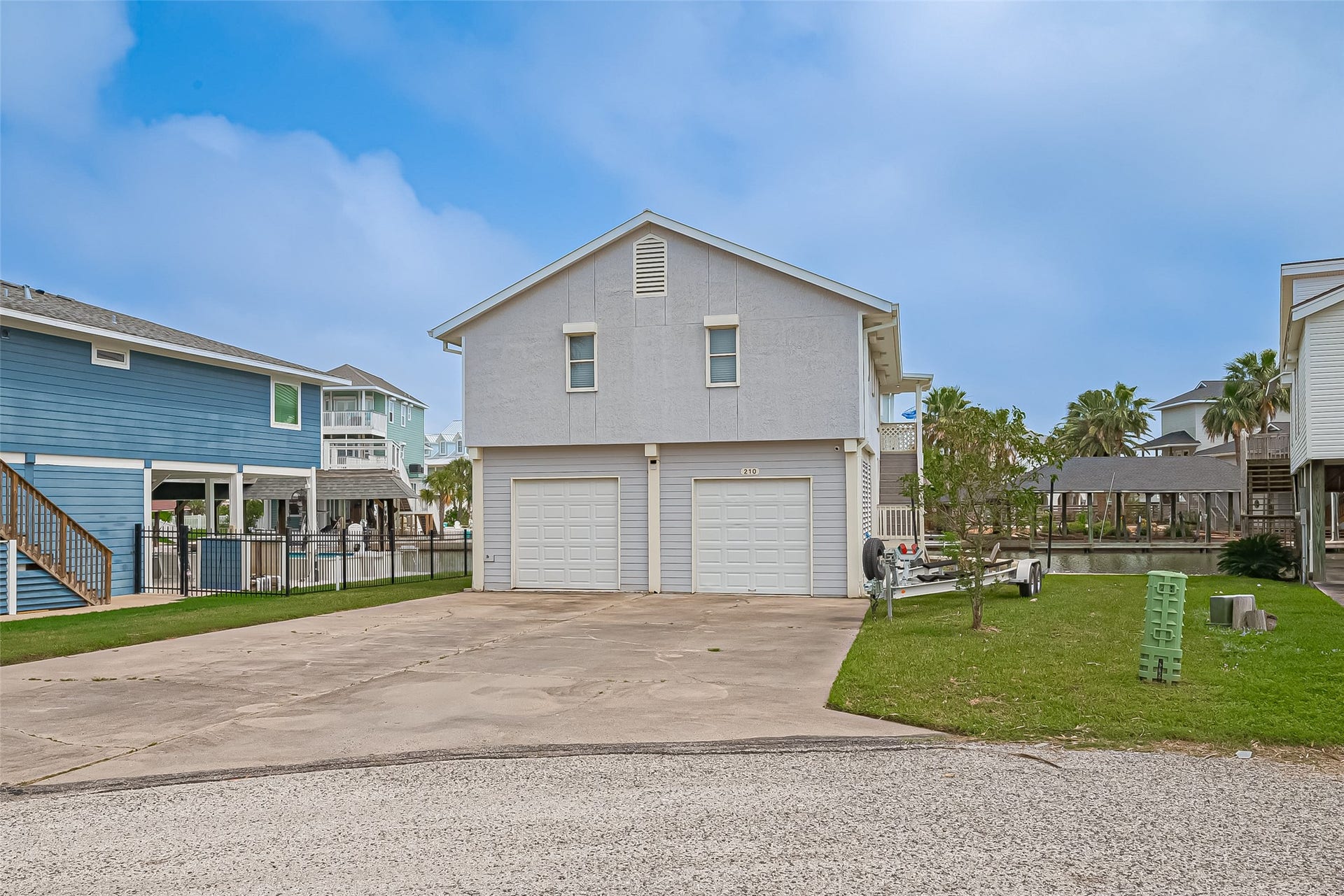 210 Sampan Drive, Tiki Island, TX 77554 210 Sampan Drive, Tiki Island, TX 77554