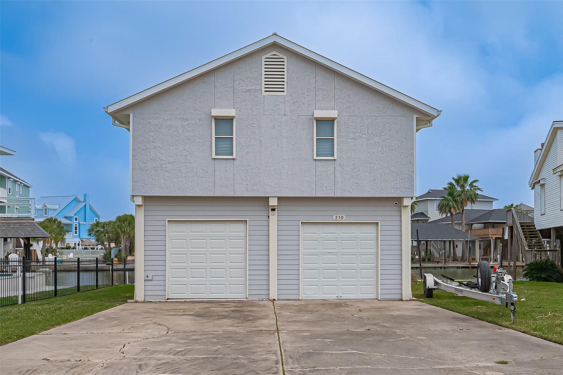 210 Sampan Drive, Tiki Island, TX 77554 210 Sampan Drive, Tiki Island, TX 77554