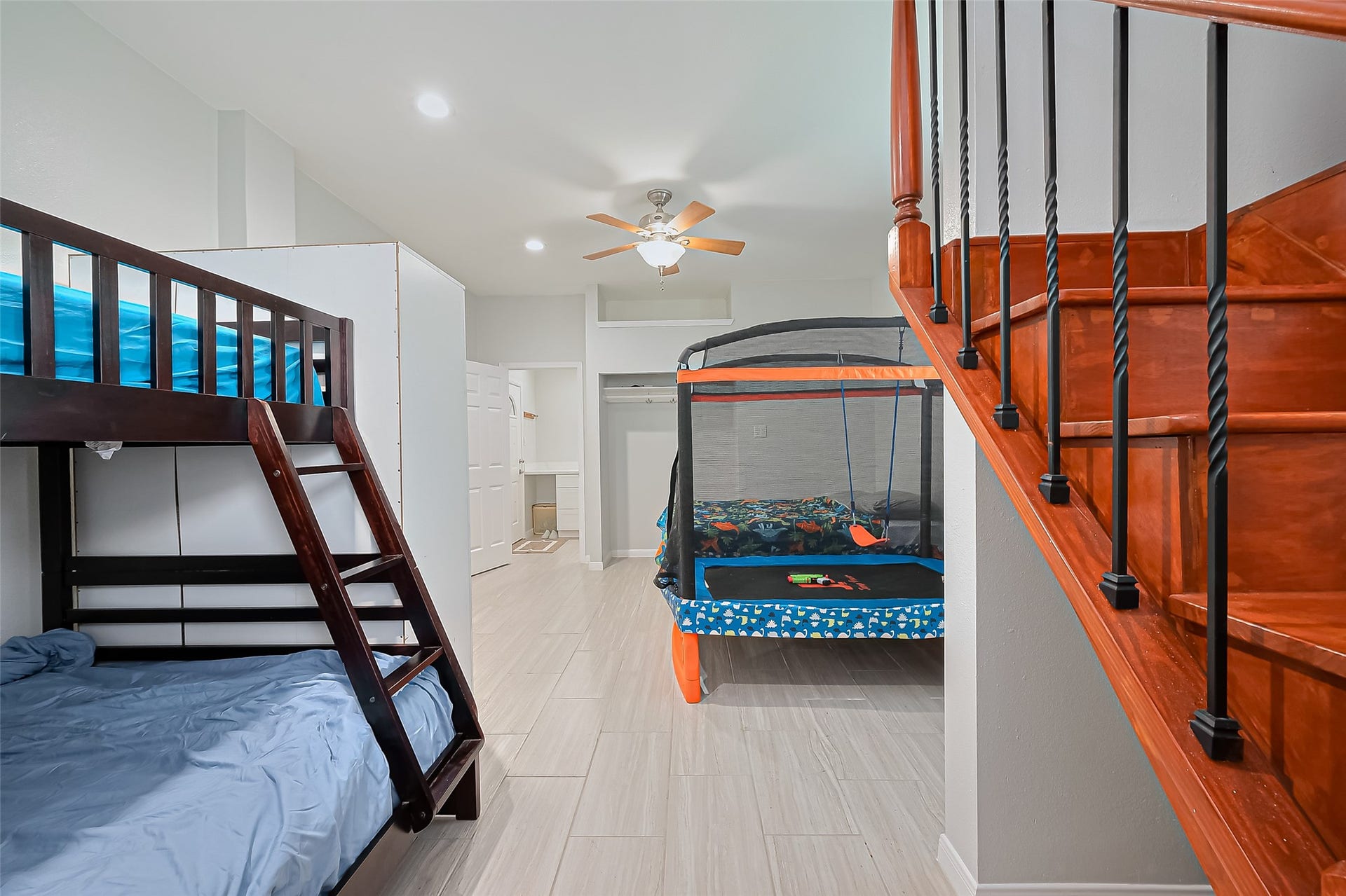 210 Sampan Drive, Tiki Island, TX 77554 210 Sampan Drive, Tiki Island, TX 77554