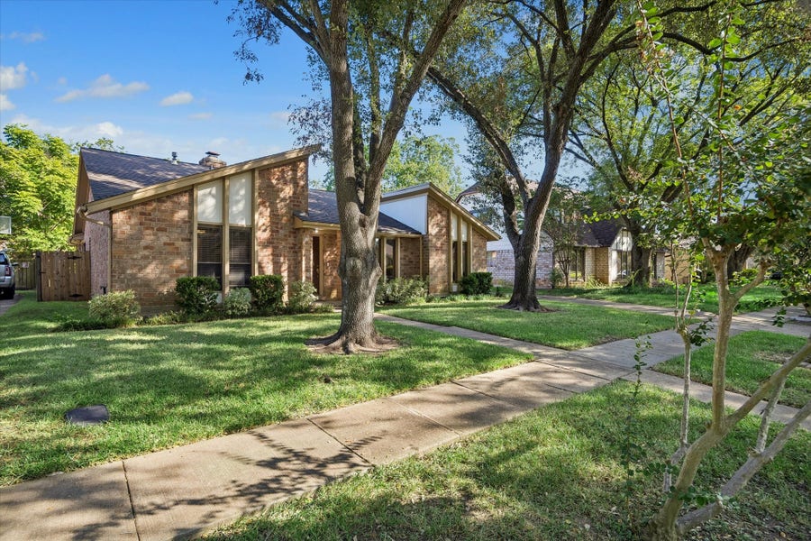 Property photo for 2739 Field Line Drive, Sugar Land, TX