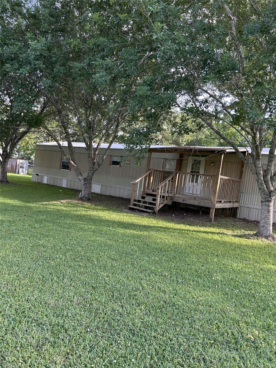 Property photo for 405 Velasco Street, Brazoria, TX