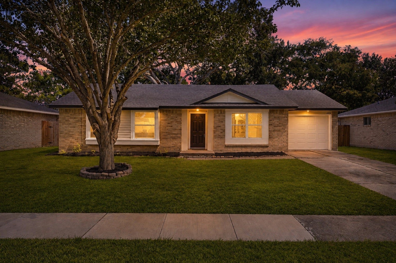 2512 Gettysburg Drive, League City, TX 77573 This sweet one story in the Landing is beckoning you home!