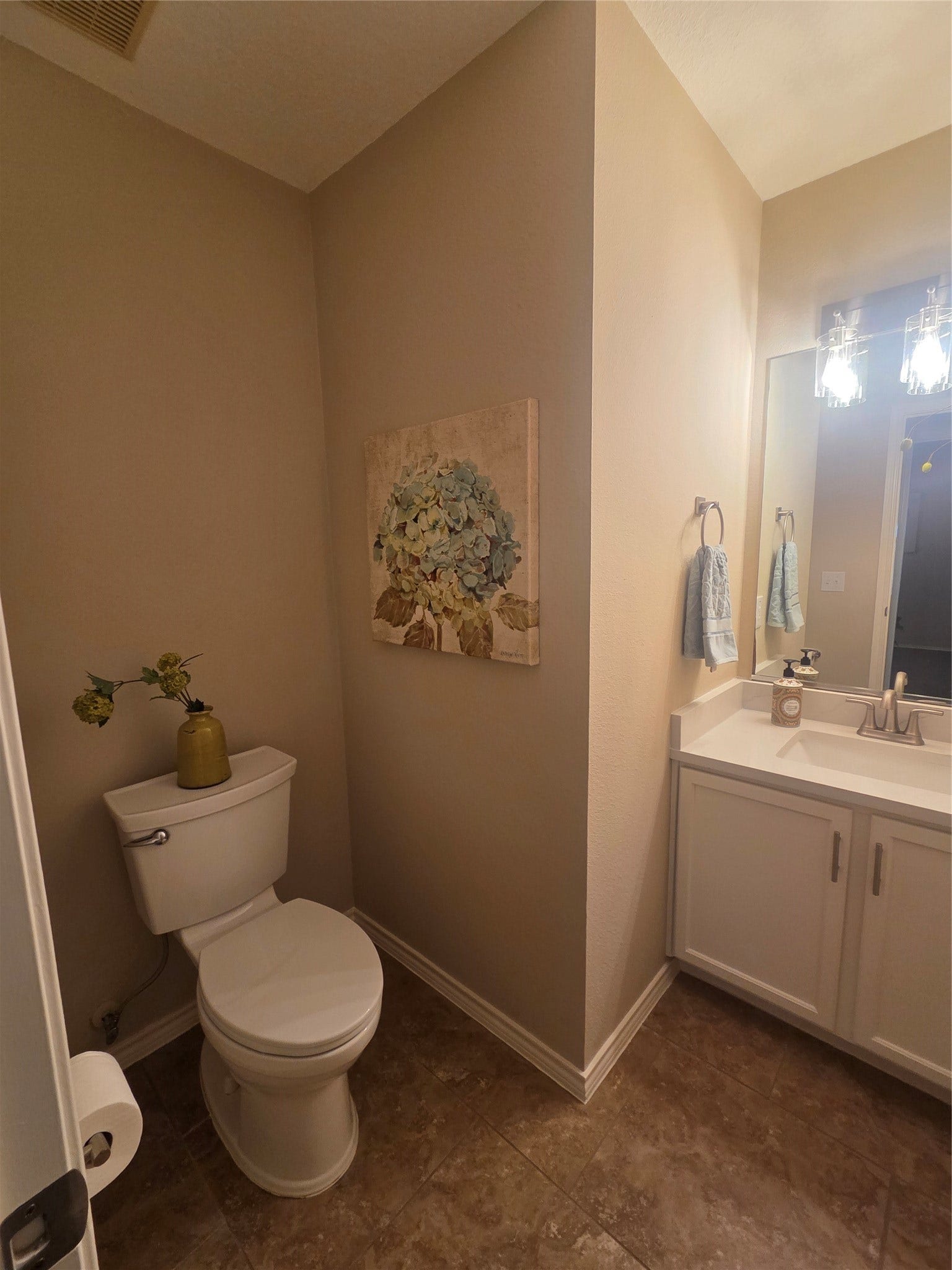 10143 Antelope Alley SW, Missouri City, TX 77459 Powder bathroom