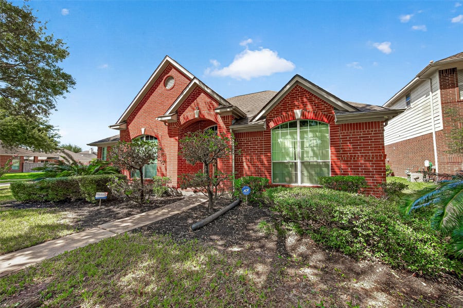 Property photo for 12222 Aspen Lane, Stafford, TX