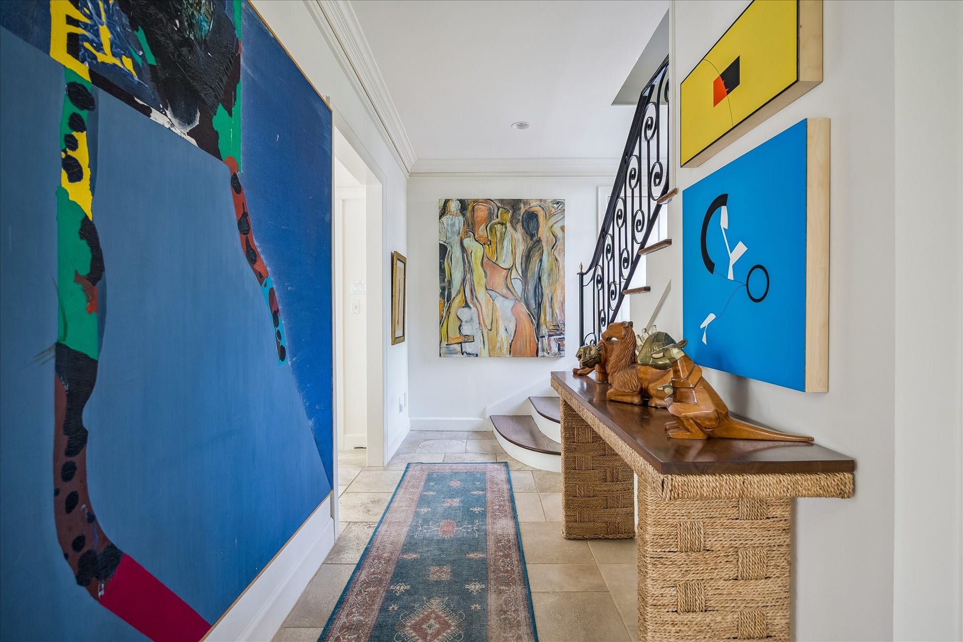 1117 Banks, Houston, TX 77006 Stone floors and art walls!