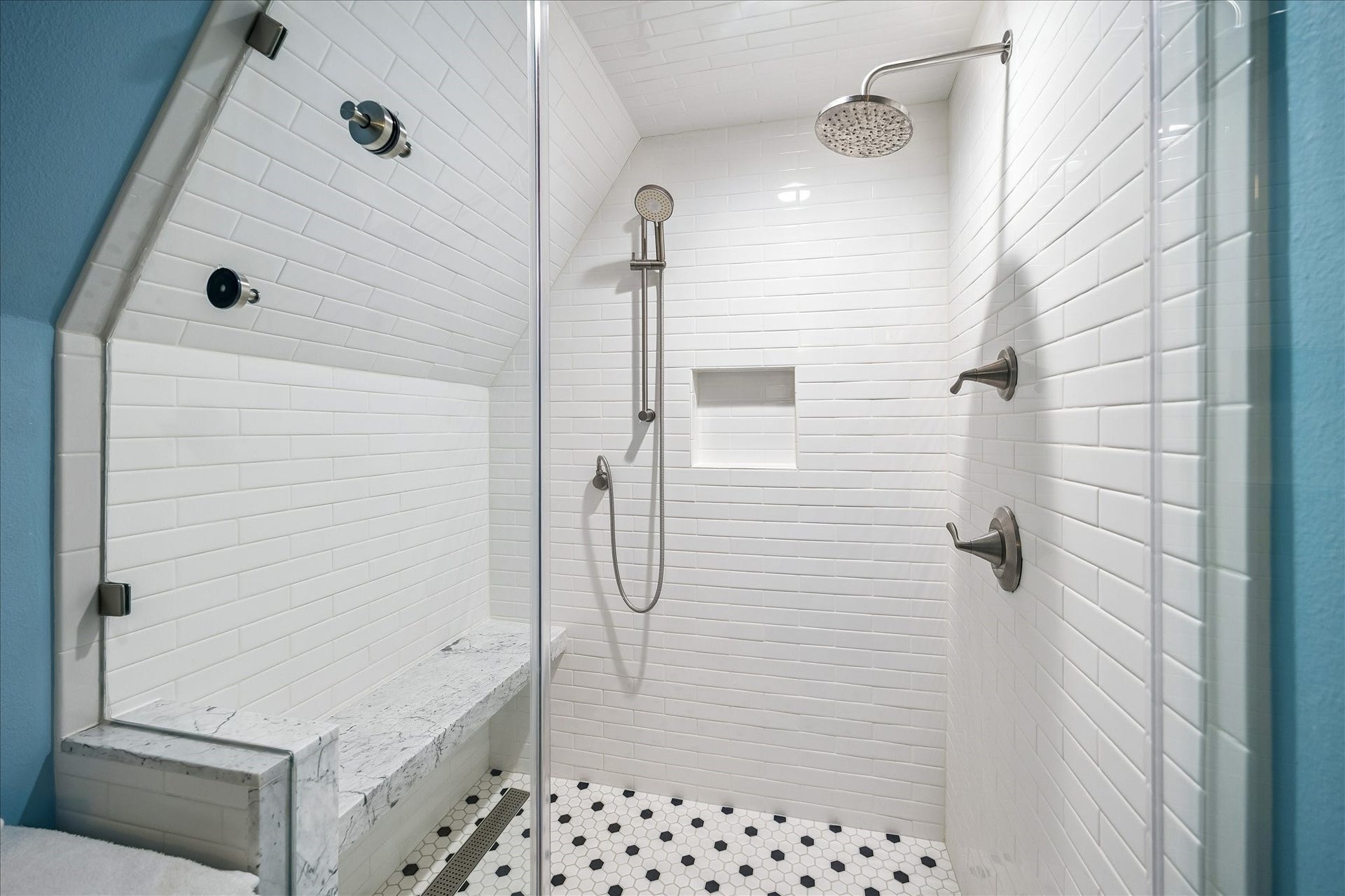 1117 Banks, Houston, TX 77006 The 2nd floor bathroom of the guest cottage.