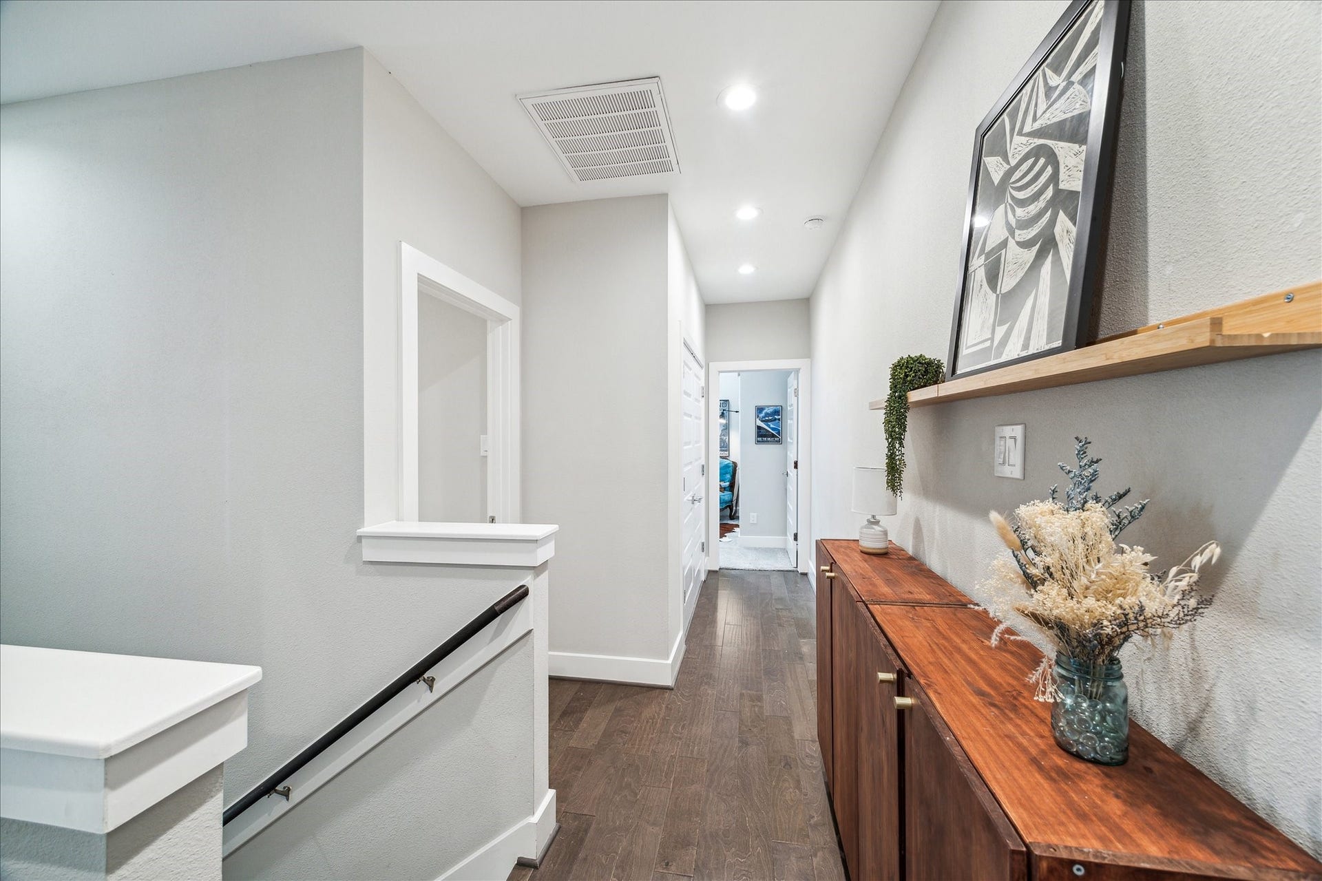 822 Morris Street, Houston, TX 77009 All bedrooms are upstairs. Each bedroom has its own ensuite bathroom.