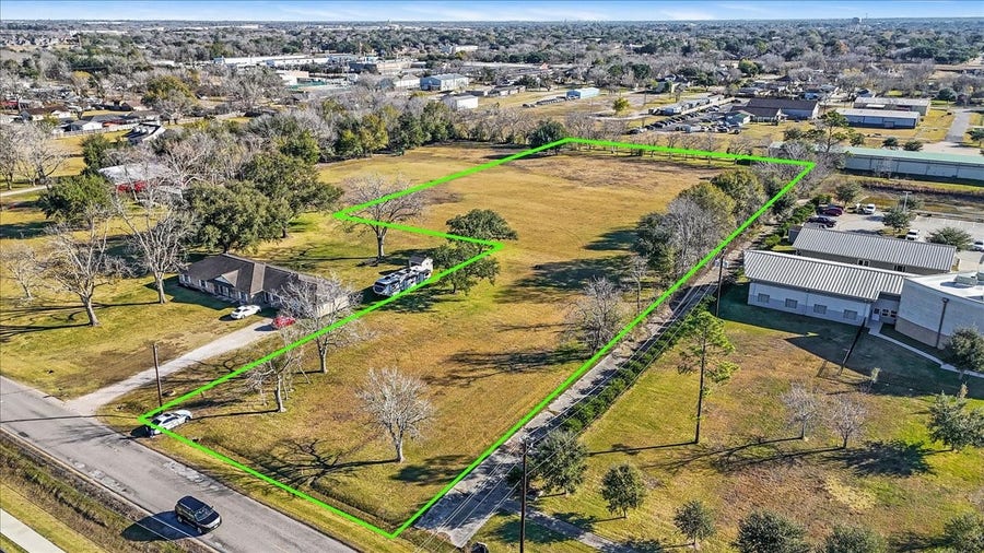 Property photo for 2829 Harkey Road, Pearland, TX