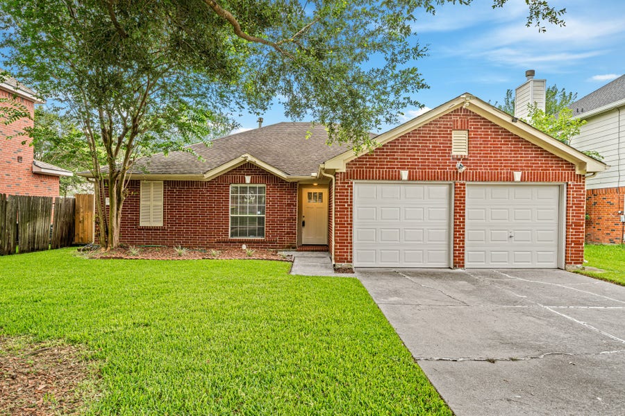 Property photo for 15007 Changing Oak Ridge Court, Houston, TX