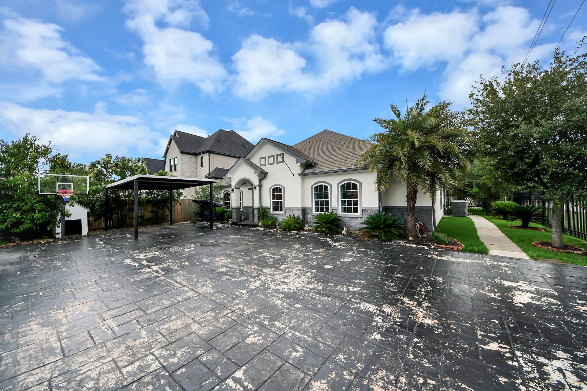 1202 Niagara Street, Houston, TX 77051
