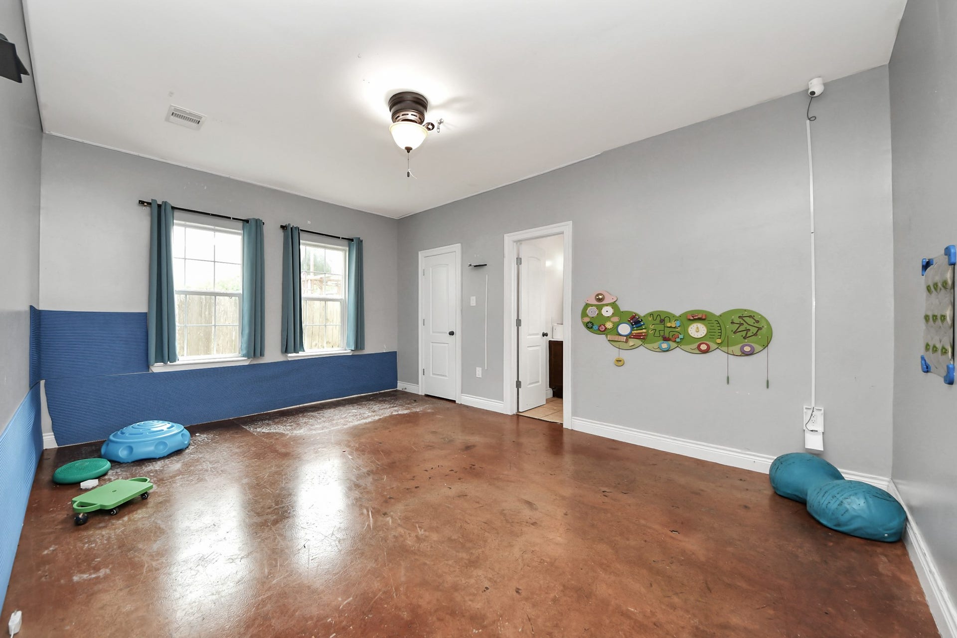 1202 Niagara Street, Houston, TX 77051
