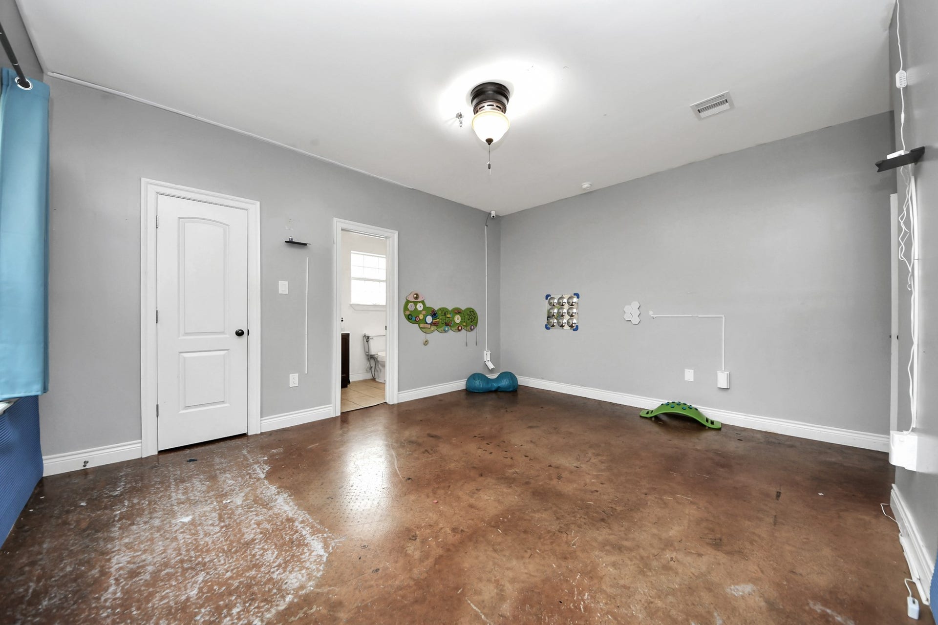 1202 Niagara Street, Houston, TX 77051