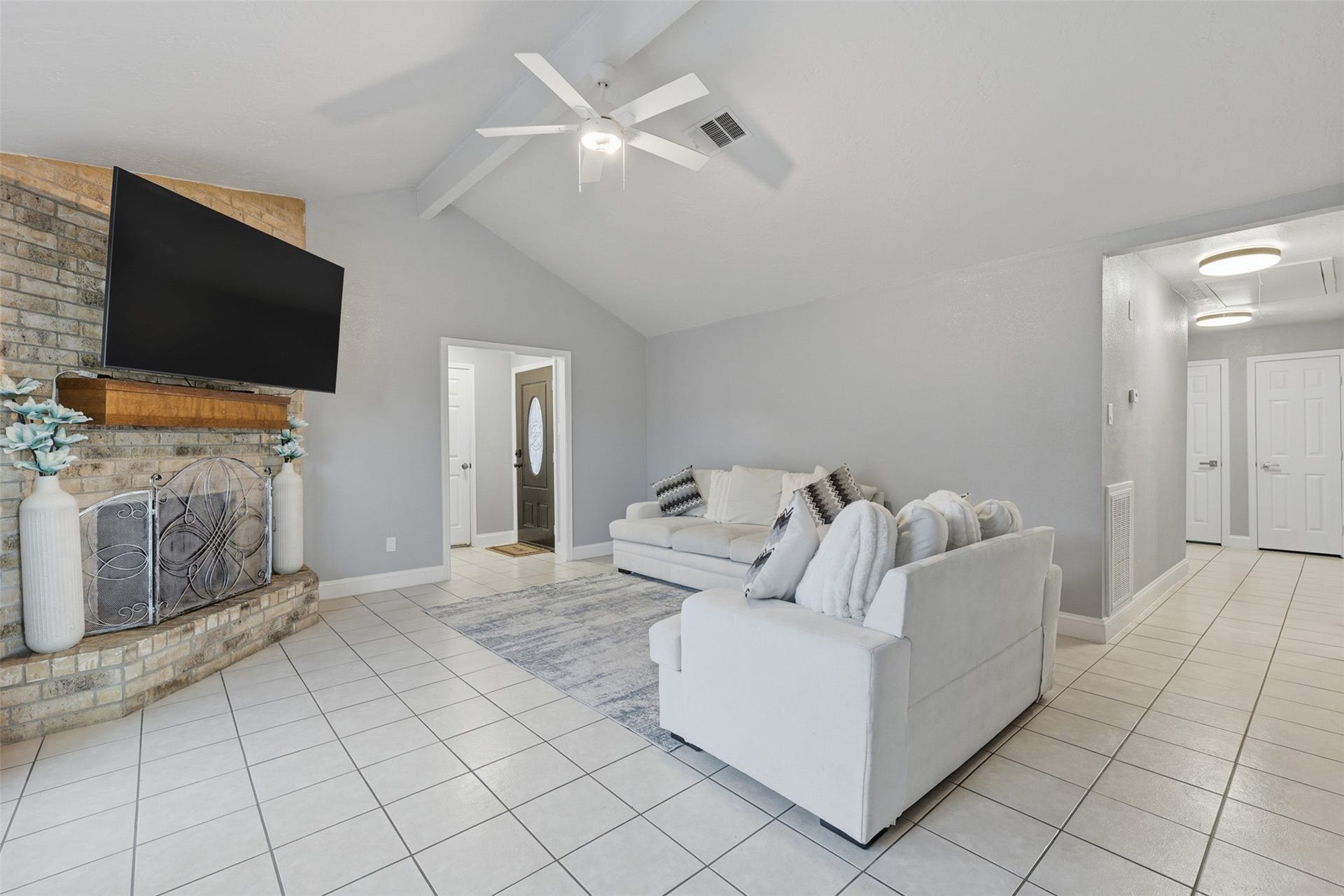 5919 Ollia Circle, Pasadena, TX 77505 5919 Ollia Circle, Pasadena, TX 77505