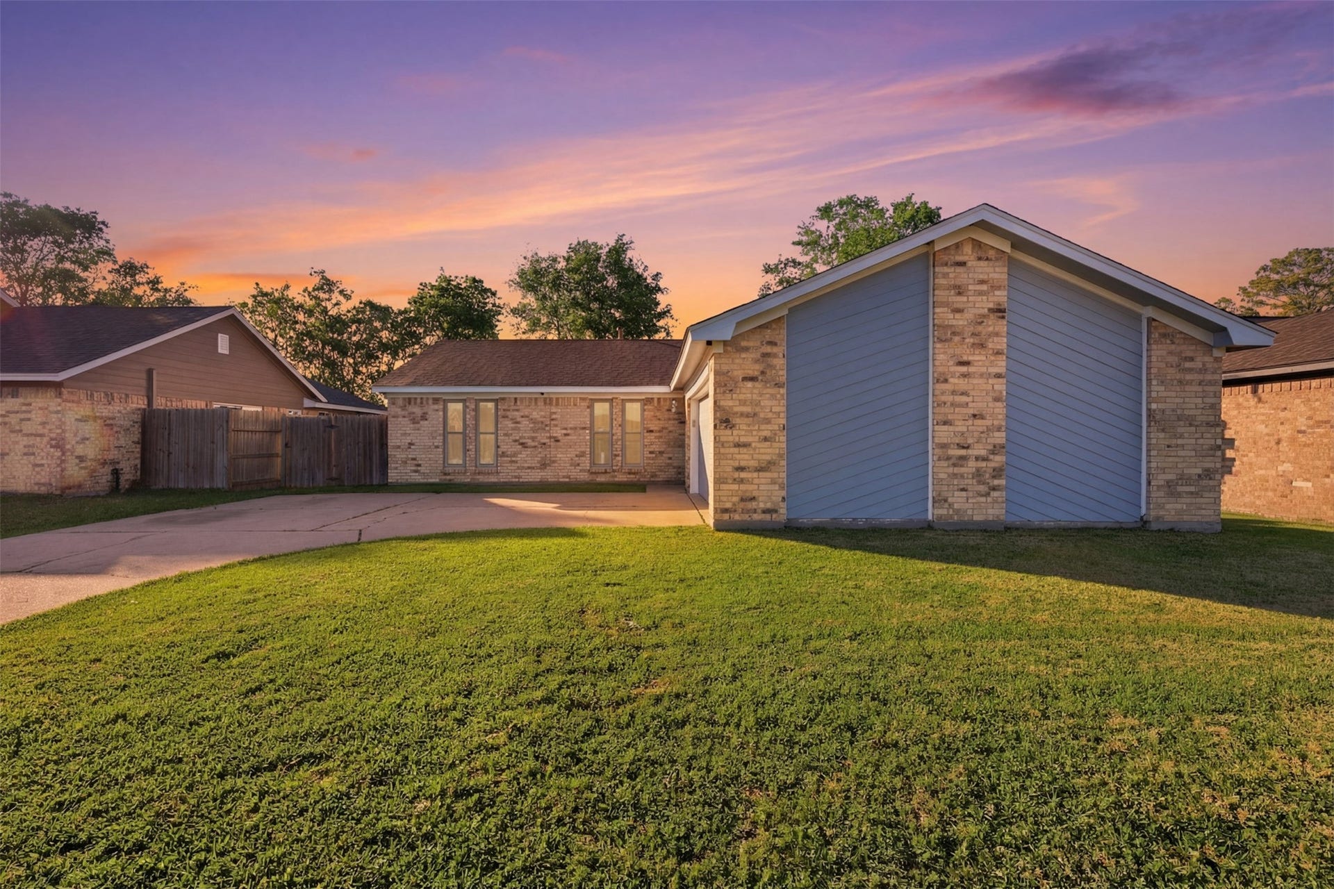 5919 Ollia Circle, Pasadena, TX 77505 Front view