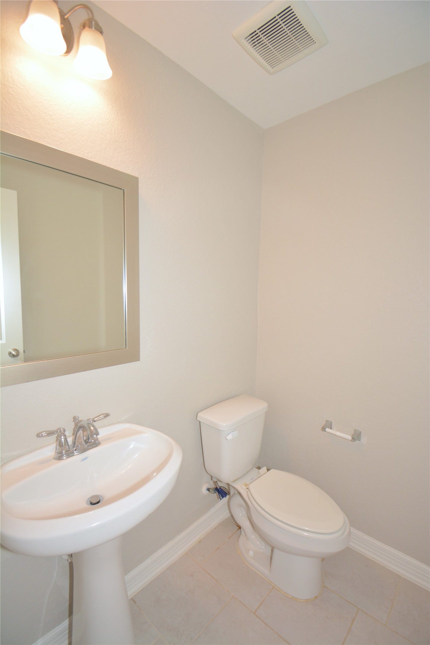 26322 Stonedale View Drive, Richmond, TX 77406 Guest bath