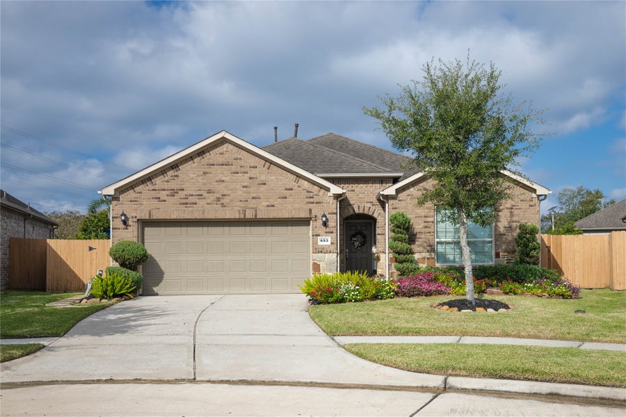 Property photo for 653 Iago Court, League City, TX
