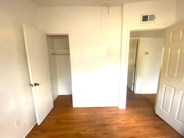215 Avenue E, South Houston, TX 77587 Another view of the secondary bedroom with the full bath right across the hallway.