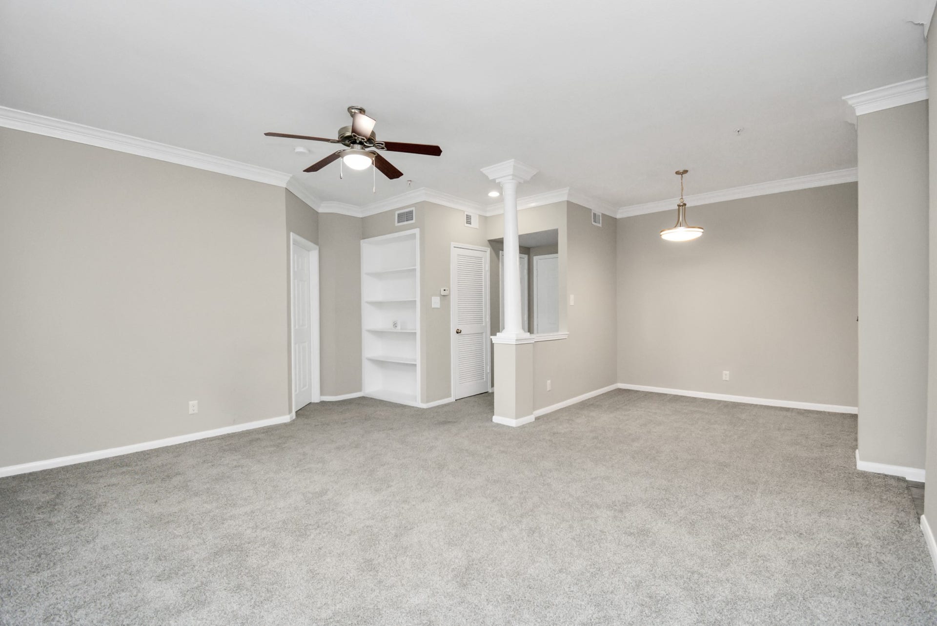 2222 Maroneal Street, #0624, Houston, TX 77030 Photos displayed may be of similar apartments or floor plans featuring the same finishes.