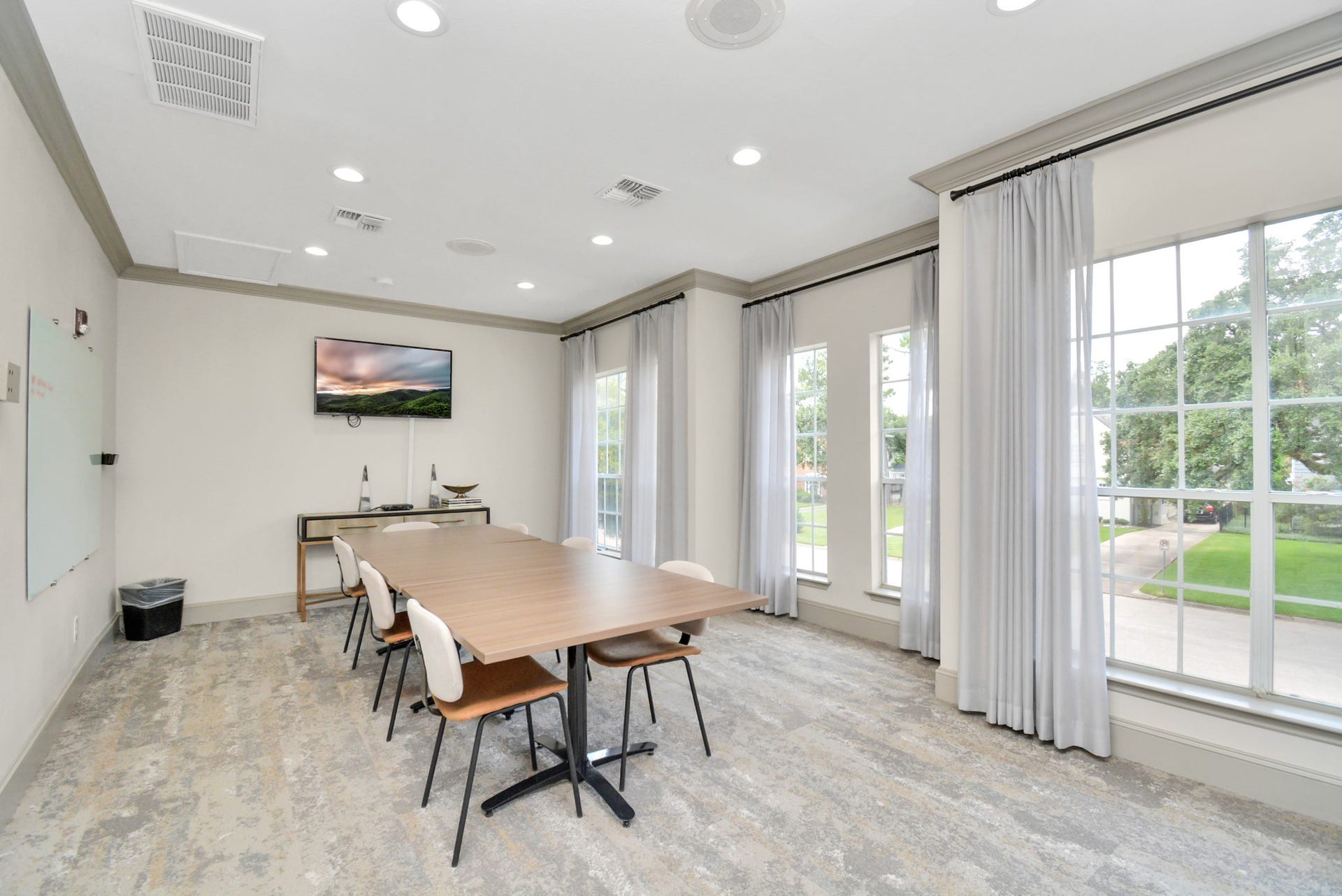 2222 Maroneal Street, #0624, Houston, TX 77030 Business Center