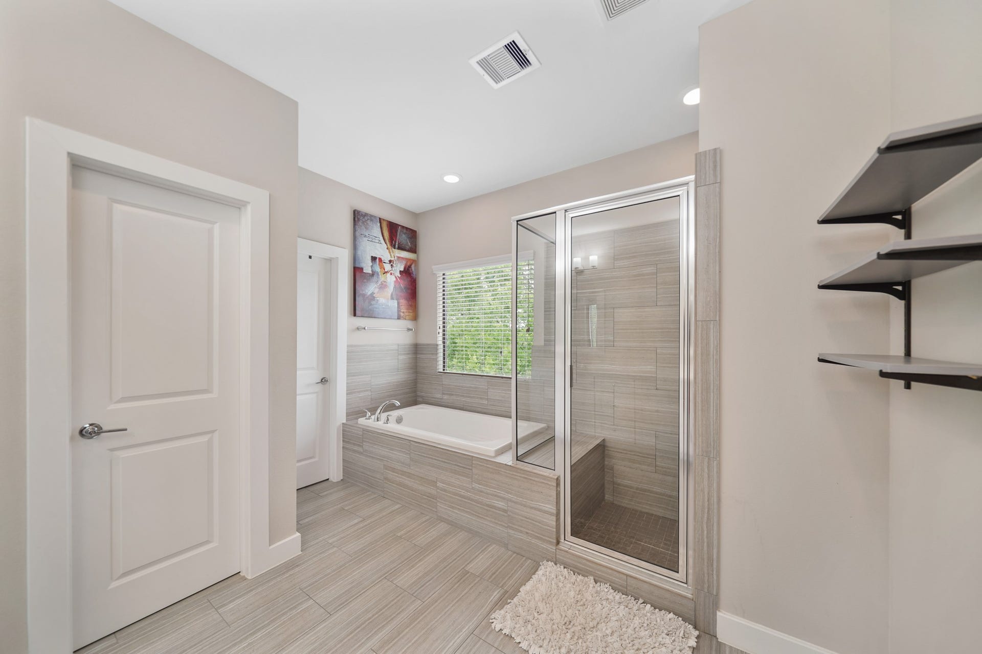 1824 Bonner Street, Houston, TX 77007 Additional features include a private water closet, a second walk-in wardrobe storage closet & tile flooring.