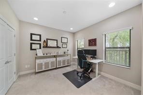 1824 Bonner Street, Houston, TX 77007 The third bedroom accessible from the foyer of the home has recessed lights, pre-wiring for a ceiling fan, two windows with blinds & carpet.