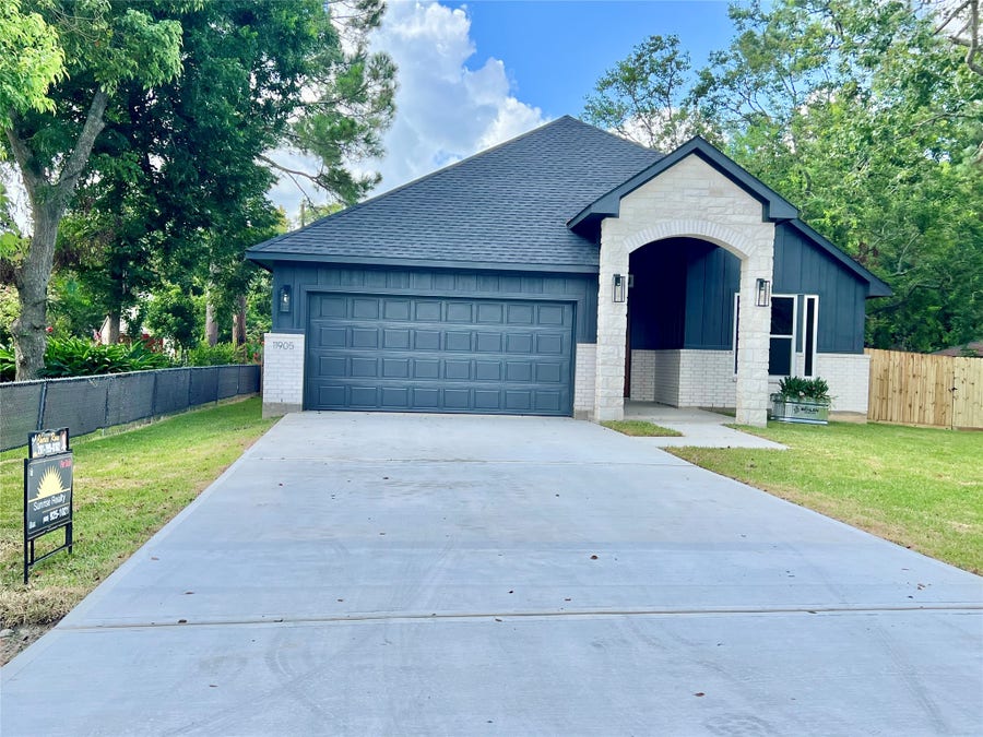 Property photo for 11905 23rd St, Santa Fe, TX