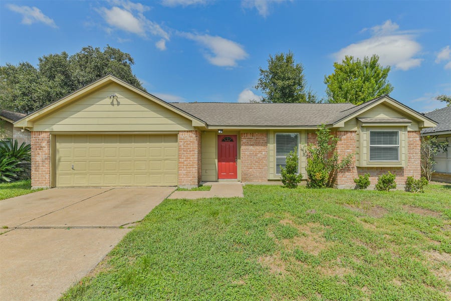 Property photo for 15646 Pagehurst Drive, Houston, TX