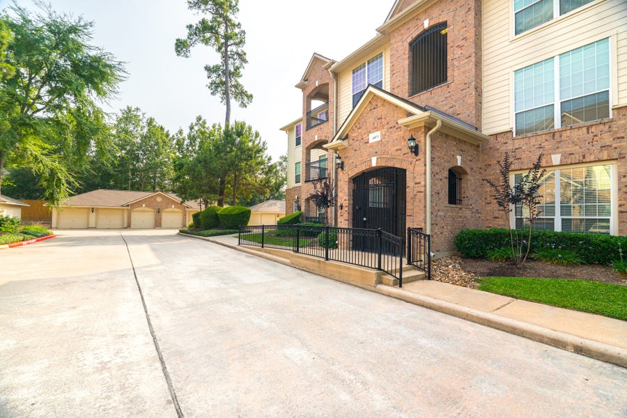 Property photo for 6607 Lake Woodlands Drive, #312, The Woodlands, TX
