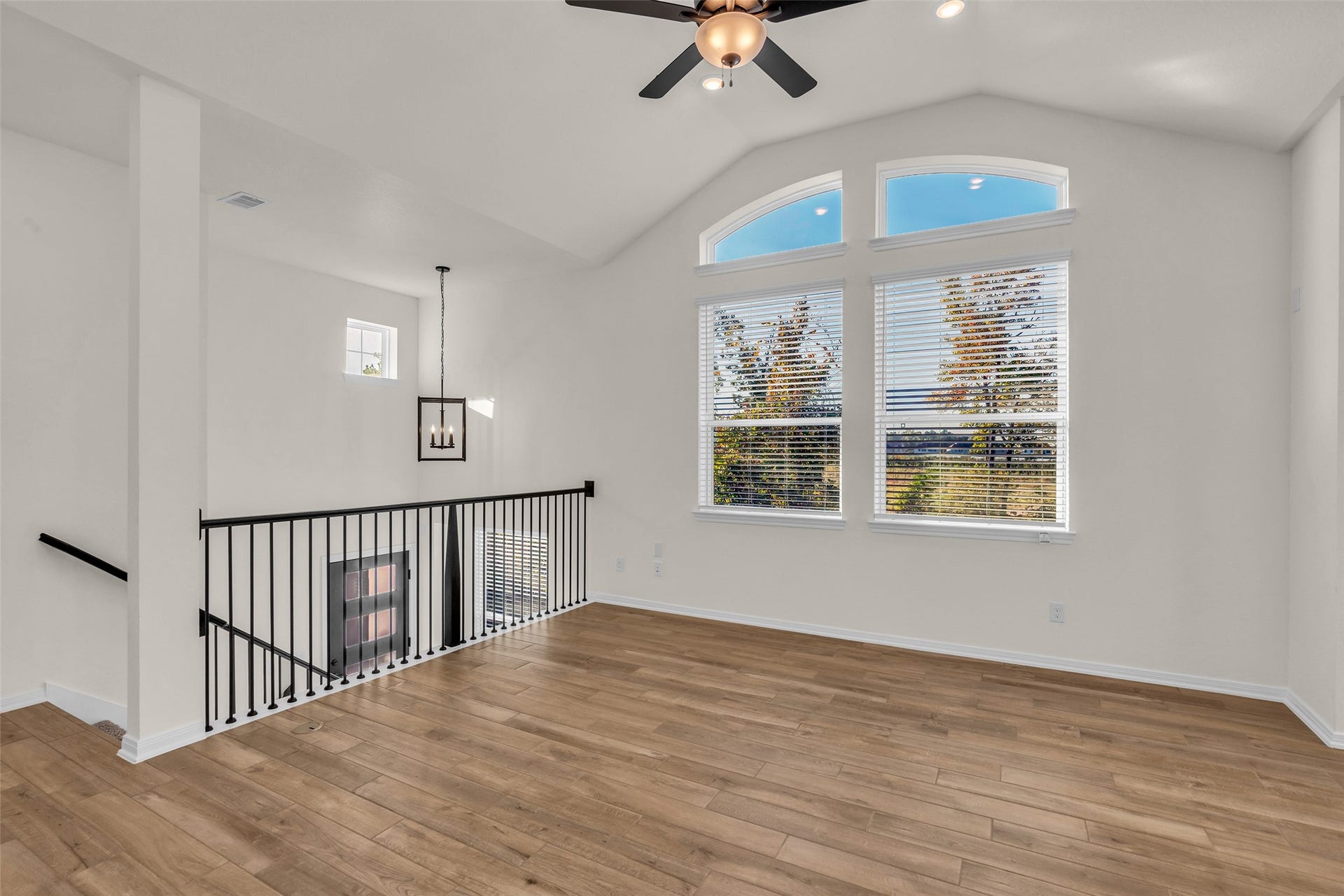 107 W Coralburst Loop, Montgomery, TX 77316 107 W Coralburst Loop, Montgomery, TX 77316