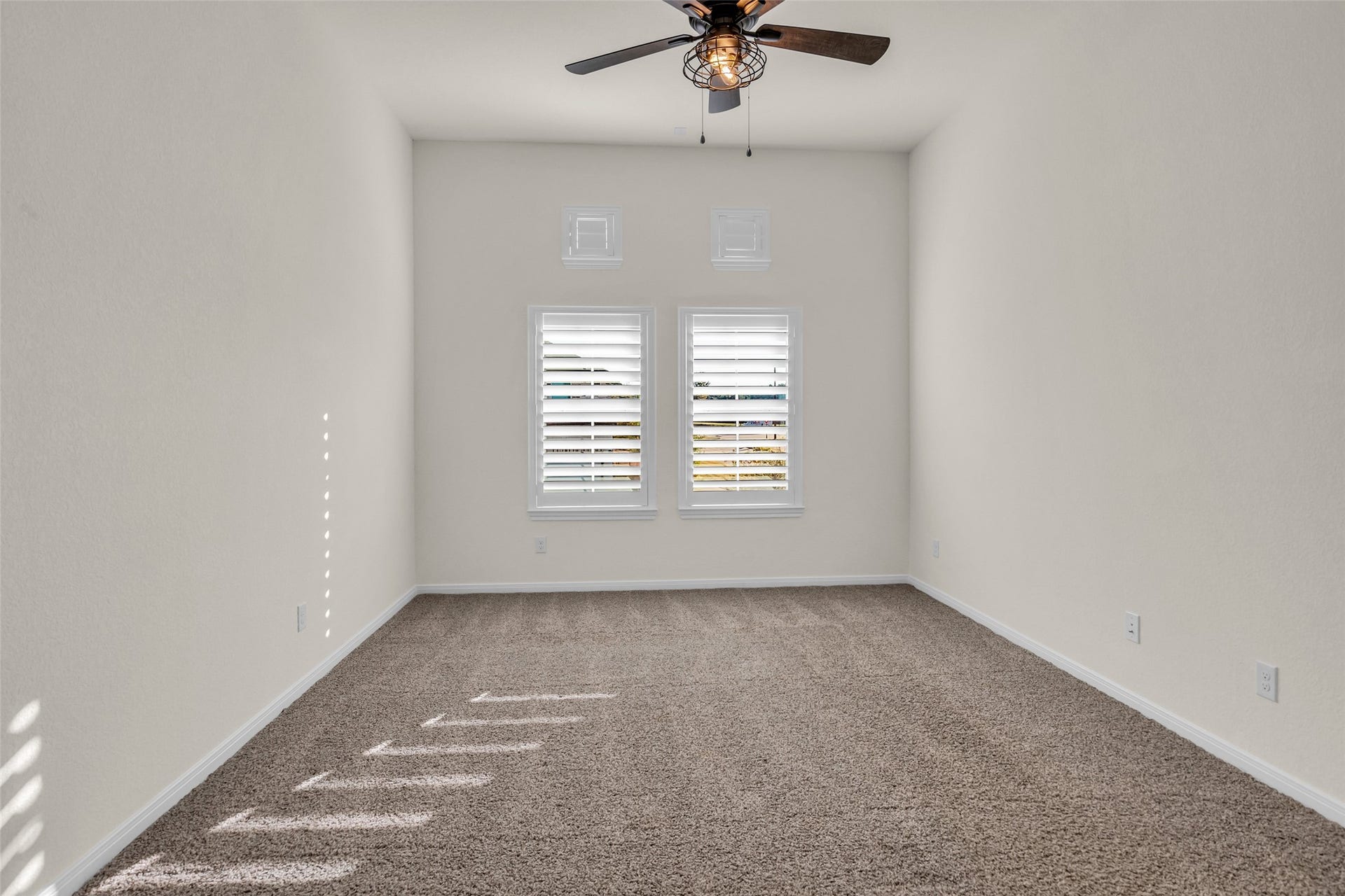 107 W Coralburst Loop, Montgomery, TX 77316 107 W Coralburst Loop, Montgomery, TX 77316