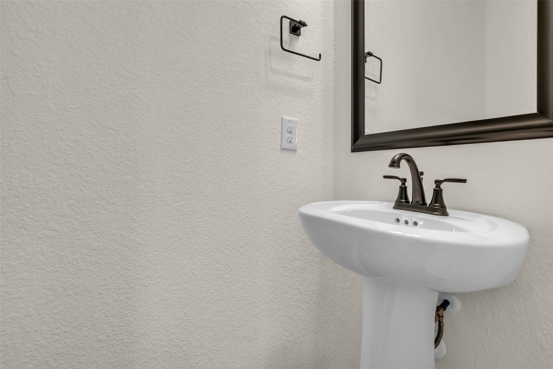 107 W Coralburst Loop, Montgomery, TX 77316 107 W Coralburst Loop, Montgomery, TX 77316