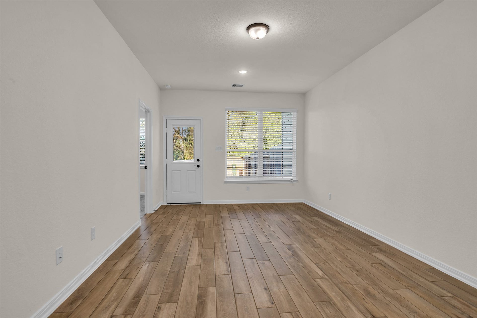107 W Coralburst Loop, Montgomery, TX 77316 107 W Coralburst Loop, Montgomery, TX 77316